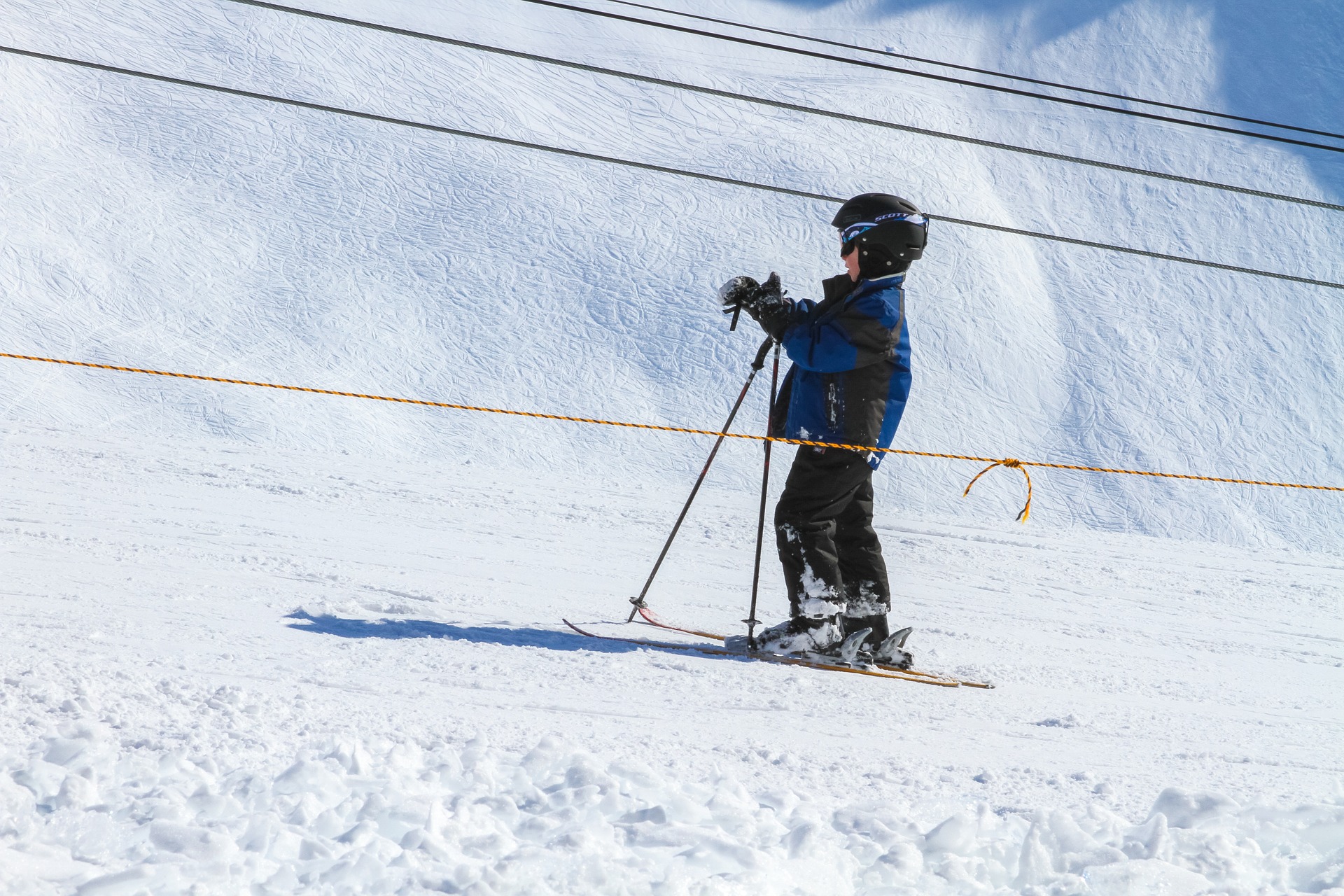 garcon_avec_ski_enfant_occasion